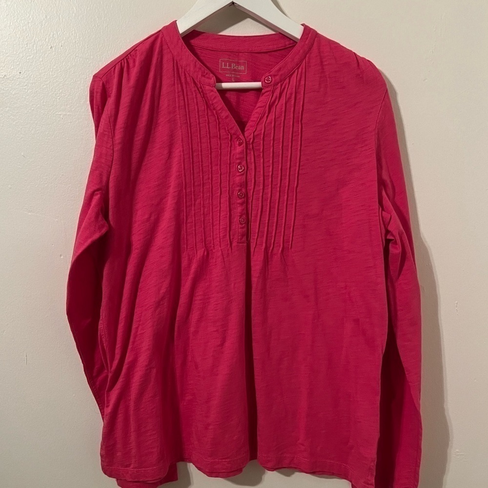 L.L. Bean Hot Pink Long Sleeve V-Neck Top with buttons size Large
